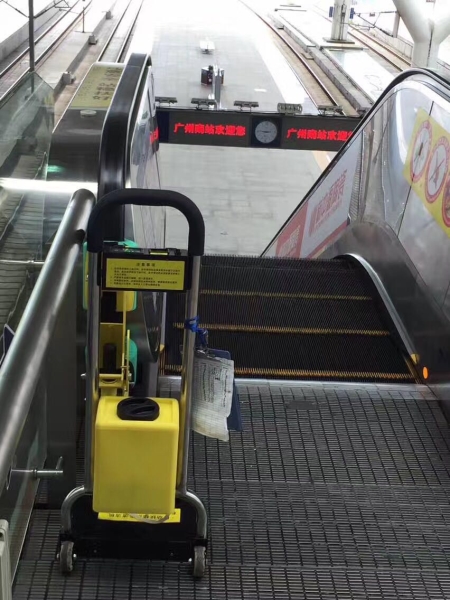 自動扶梯清潔機(jī)